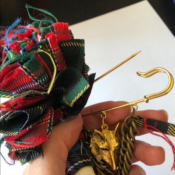 Authentic MAC Pin - Picture 3 of 3